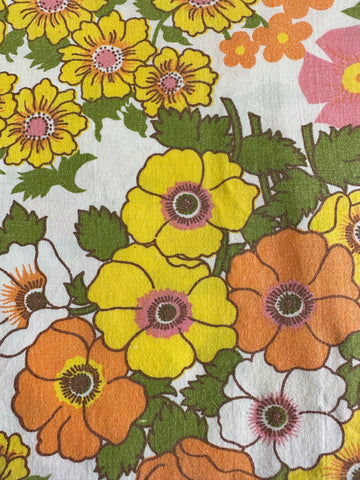 LAST 1/2m: Vintage Fabric Cotton Sheeting 1970s Retro Bright Flower Power 200cm Wide