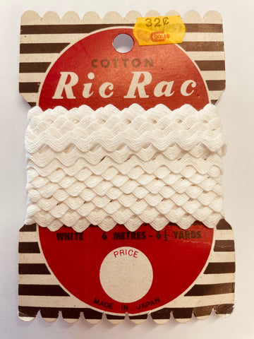 4.5m ON CARD: Vintage Cotton Trim White Ric Rac Made in Japan 4mm Wide