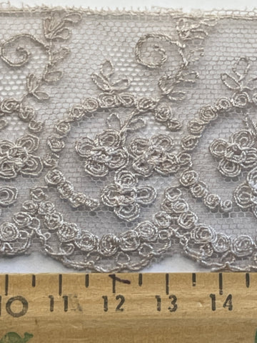 4m LEFT: 50s? Vintage ecru cotton intricate needle run lace trim 5cm wide