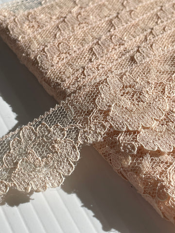 5.5m LEFT: vintage pink beige lightly textured nylon lace trim 30mm