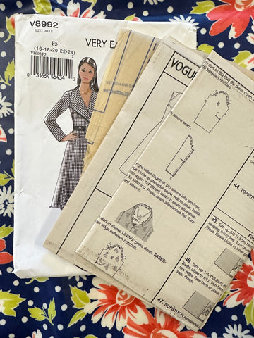 WRAP DRESS: Very Easy Vogue Sewing Pattern 2014 Sizes 16-24 Unused FF *V8992