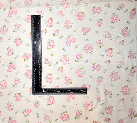 FAT QUARTER Vintage Fabric 70s 80s Sweet Pink Flower Sprays Cotton Sheeting 50cm x 50cm