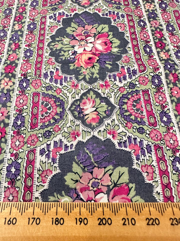 Vintage Fabric Cotton Lawn w/ Roses & Detailed Cameos 80s? 88cm Wide