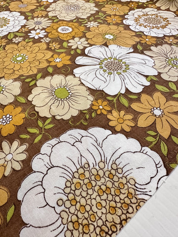 FAT QUARTER Vintage Fabric 1970s Sheridan Cotton Blend Sheeting Retro Flowers on Brown 50cm x 50cm