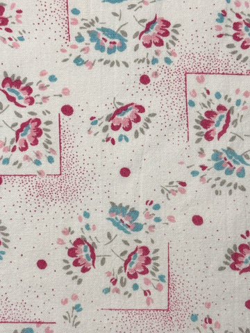 FAT QUARTER Vintage Fabric 70s Sweet 1930s Style Floral Cotton Sheeting 50cm x 50cm