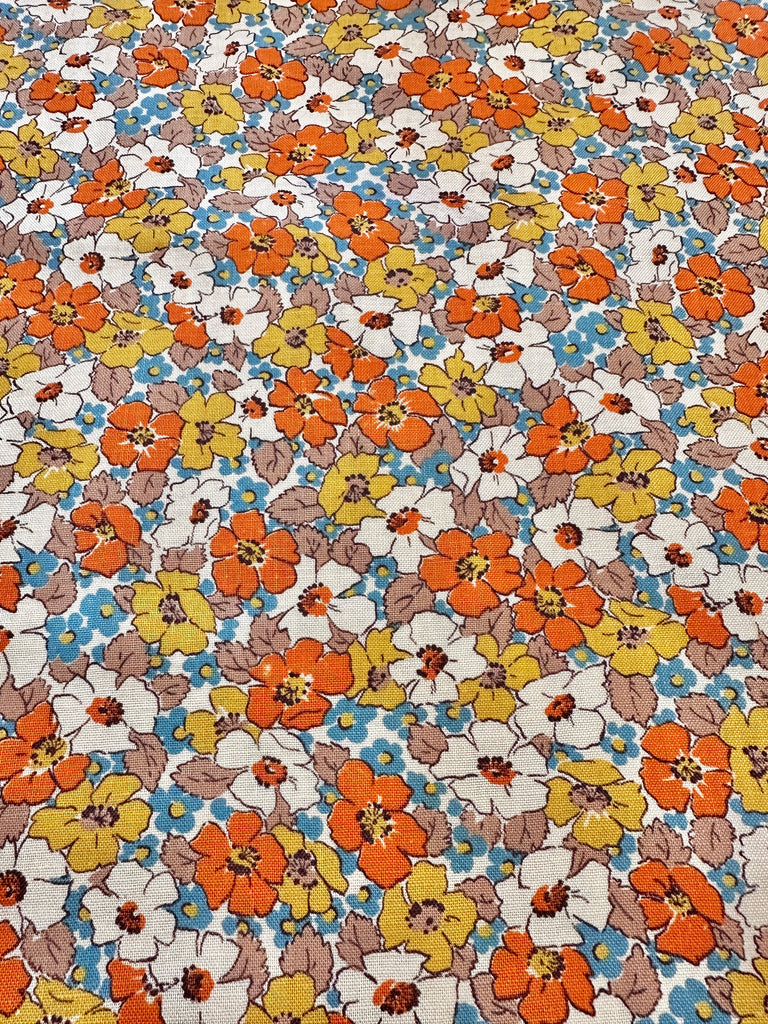 Vintage Fabric 1940s Classic Bright Floral on Cream Cotton 88cm Wide