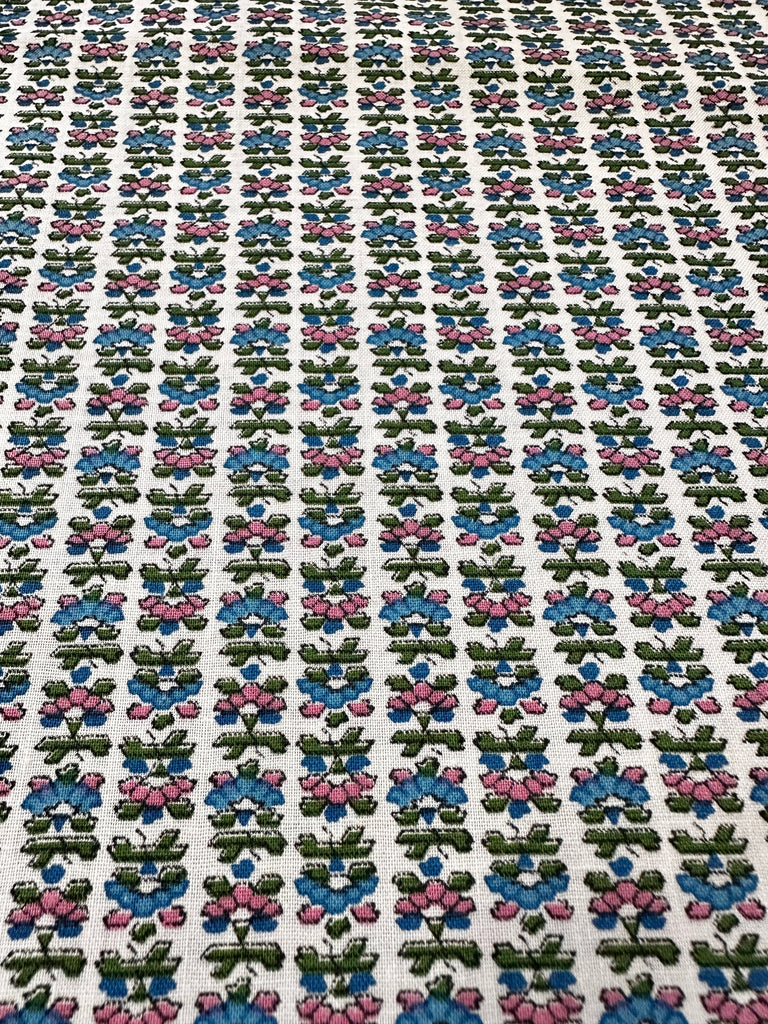 Vintage Fabric 1950s 60s Crispy Cotton w/ Small Buti Style Flowers 88cm Wide