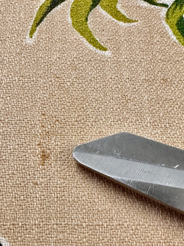 FAT QUARTER Vintage Fabric 1950s Flowers on Tan Cotton Cretonne 43cm x 50cm *marks