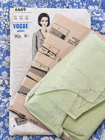 SUIT, OVERBLOUSE & HANDBAG: Vogue Special Design Sewing Pattern 1960s Size 14 Complete *6669