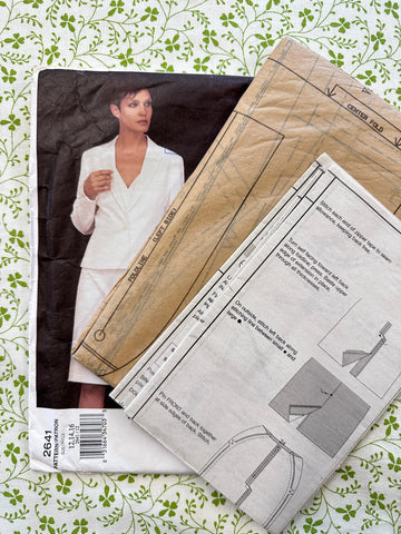 JACKET, TOP, SKIRT, & PANTS: Vogue American Designer Sewing Pattern DKNY Donna Karan 2002 Size 12-14-16 Complete FF *2641