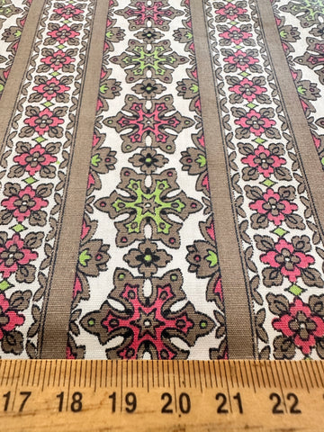 LAST PIECE Vintage Fabric 1960s Pink Green Ogee on White Cotton 88cm x 50cm