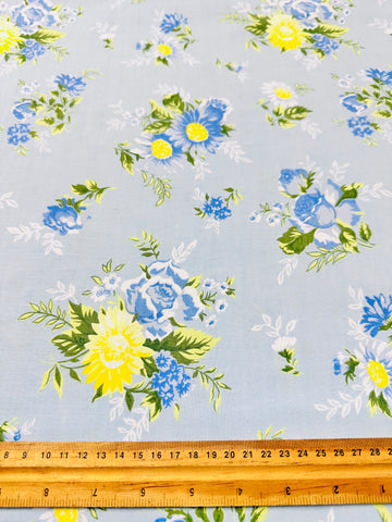 REMNANT Modern Fabric 40s Style Light Blue Cotton w/ Delightful Flowers Lazybones? 55cm x 30cm