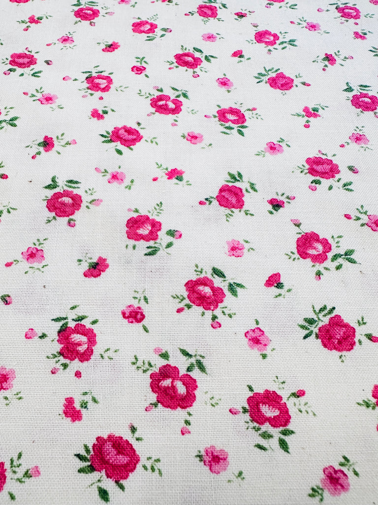 FAT QUARTER: Vintage? Fabric 1980s Small Pink Roses on Cream 55cm x 50cm