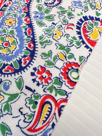 REMNANT Vintage Fabric 1950s Bright Paisley on White Cotton 39cm x 37cm