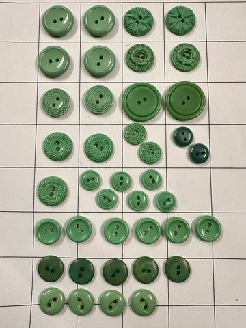 40 x SMALL-MEDIUM GREEN BUTTONS: Bulk Vintage Modern Art Deco Green