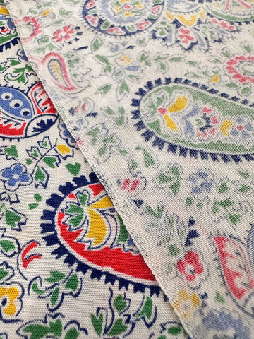 REMNANT Vintage Fabric 1950s Bright Paisley on White Cotton 39cm x 37cm