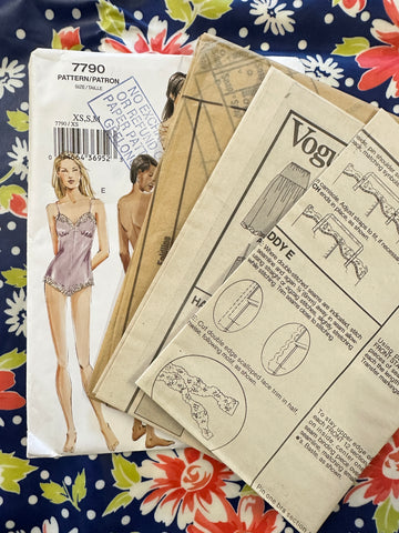 LINGERIE COLLECTION: Vogue Sewing Pattern 2003 Sizes XS-S-M Unused FF *7790