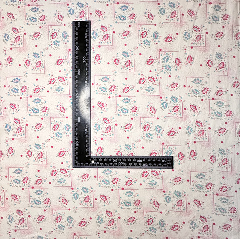 FAT QUARTER Vintage Fabric 70s Sweet 1930s Style Floral Cotton Sheeting 50cm x 50cm