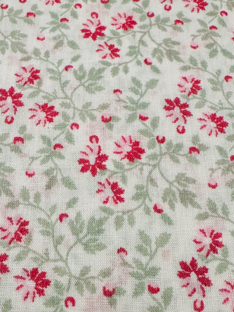 REMNANT Modern Fabric 2000s Pretty Pink & Green Botanical on White 54cm x 34cm