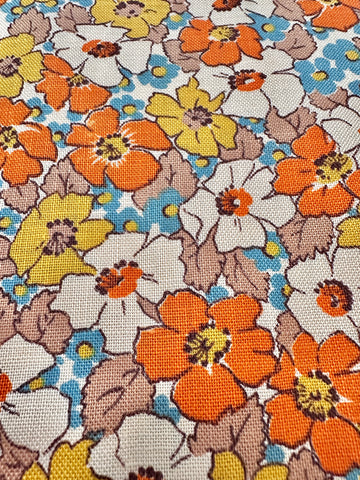 Vintage Fabric 1940s Classic Bright Floral on Cream Cotton 88cm Wide