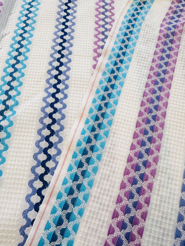 Vintage Fabric 60s 70s Cotton Fancy Weave Waves 86cm Wide
