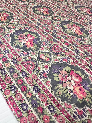 Vintage Fabric Cotton Lawn w/ Roses & Detailed Cameos 80s? 88cm Wide