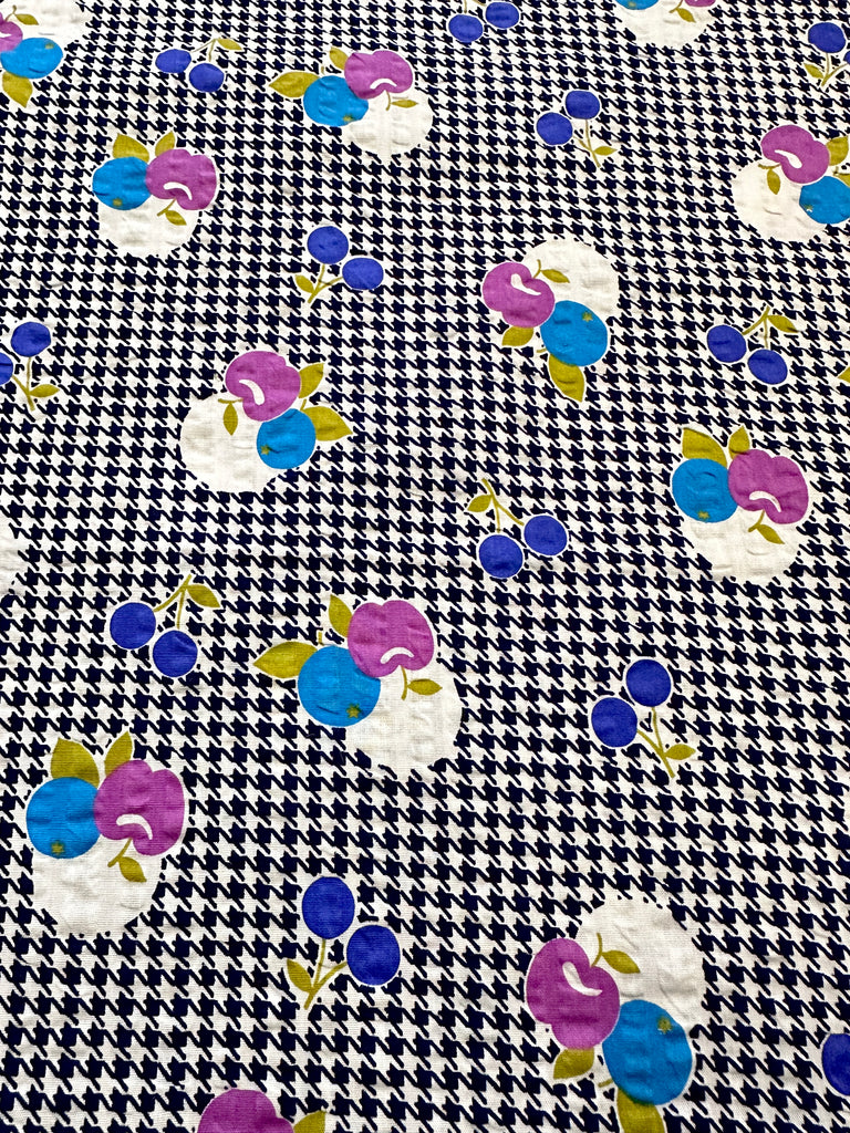 Vintage Fabric 1960s 70s Cherries Apples on Navy Houndstooth Cotton Seersucker 88cm Wide