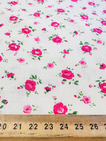 FAT QUARTER: Vintage? Fabric 1980s Small Pink Roses on Cream 55cm x 50cm