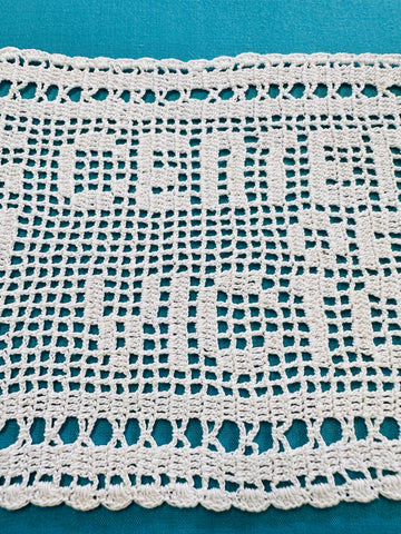 Vintage Hand Crochet Centenary of Victoria Doily 31cm x 12cm