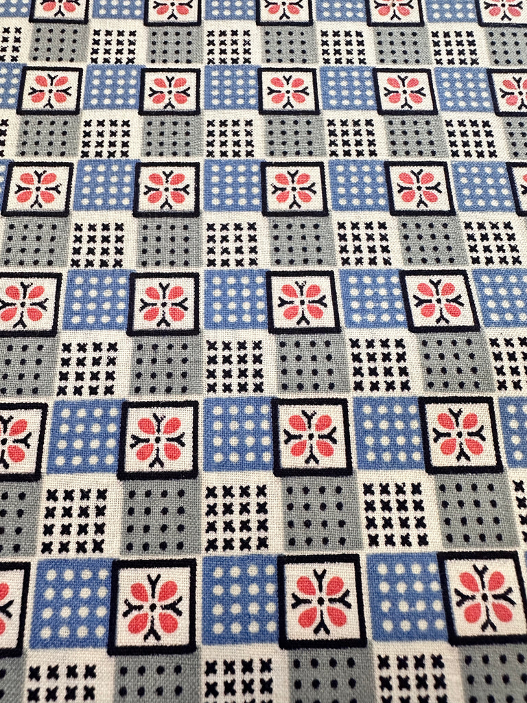 Vintage Fabric 1940s 50s Small Squares Crisp Cotton 86cm Wide