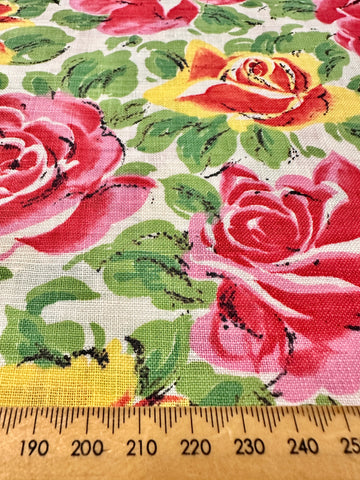 FAT QUARTER: Vintage Fabric 1950s Magnificent Bright Roses on Crispy Cotton 44cm x 50cm