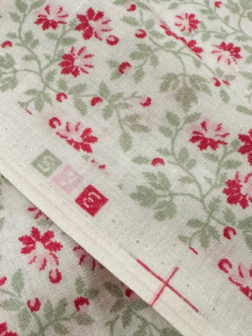 REMNANT Modern Fabric 2000s Pretty Pink & Green Botanical on White 54cm x 34cm