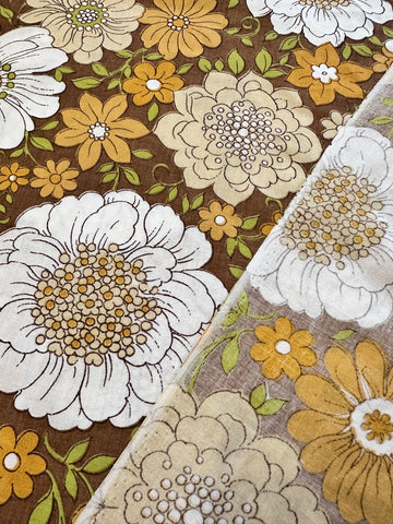 FAT QUARTER Vintage Fabric 1970s Sheridan Cotton Blend Sheeting Retro Flowers on Brown 50cm x 50cm
