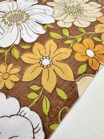 FAT QUARTER Vintage Fabric 1970s Sheridan Cotton Blend Sheeting Retro Flowers on Brown 50cm x 50cm