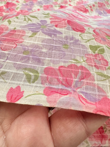 Vintage Fabric 1960s Bright Pink Lavender Floral on Textured Blend 88cm Wide