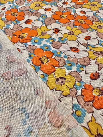 Vintage Fabric 1940s Classic Bright Floral on Cream Cotton 88cm Wide