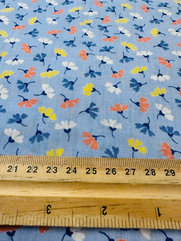 Vintage Fabric 1980s Sky Blue Cotton w/ Simple Flowers 88cm Wide