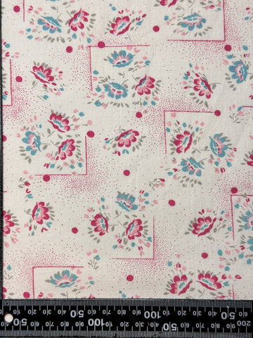 FAT QUARTER Vintage Fabric 70s Sweet 1930s Style Floral Cotton Sheeting 50cm x 50cm