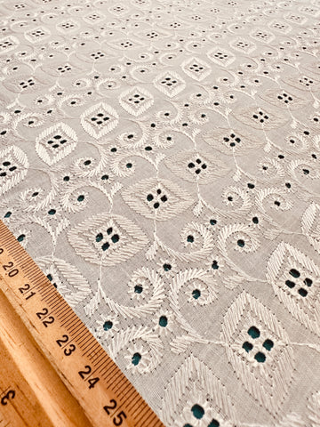 Vintage Fabric 60s 70s Light Weight Cotton Broderie Anglaise 82cm Wide