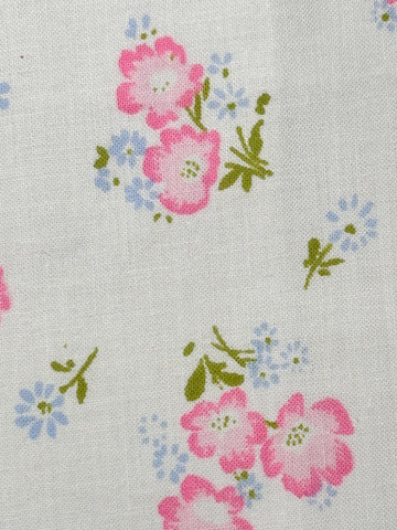 FAT QUARTER Vintage Fabric 70s 80s Sweet Pink Flower Sprays Cotton Sheeting 50cm x 50cm