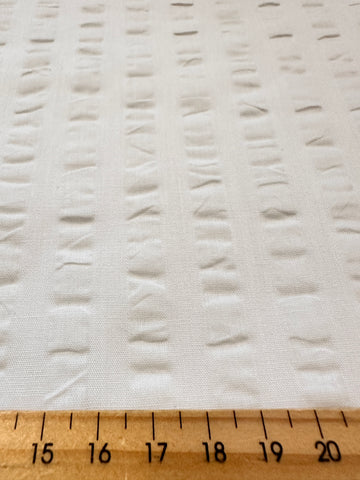 Vintage Fabric 1960s 70s Classic White Cotton Seersucker 88cm Wide