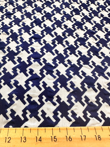 Vintage Fabric 1960s 70s Classic Navy Houndstooth Cotton Seersucker 88cm Wide