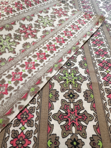 LAST PIECE Vintage Fabric 1960s Pink Green Ogee on White Cotton 88cm x 50cm