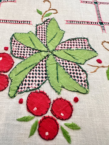 Vintage Hand Worked Appliquéd Embroidered Centrepiece Doily Divine Berries Leaves 43cm x 28cm