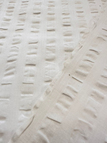 Vintage Fabric 1960s 70s Classic White Cotton Seersucker 88cm Wide