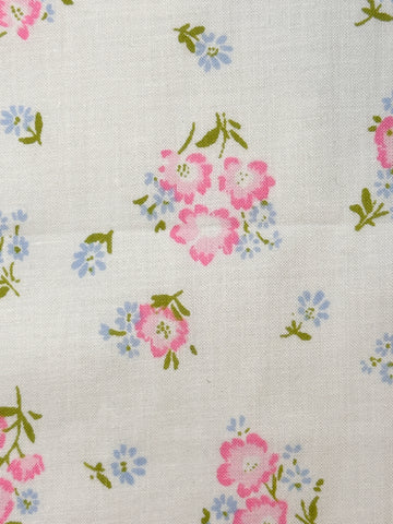 FAT QUARTER Vintage Fabric 70s 80s Sweet Pink Flower Sprays Cotton Sheeting 50cm x 50cm
