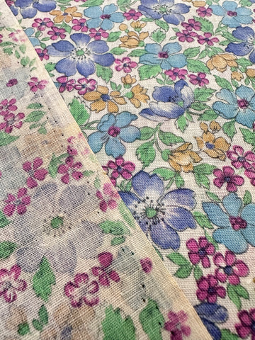 FAT QUARTER Vintage Fabric 1950s Pretty blue Floral on White Cotton 43cm x 46cm