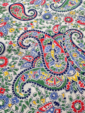 REMNANT Vintage Fabric 1950s Bright Paisley on White Cotton 39cm x 37cm