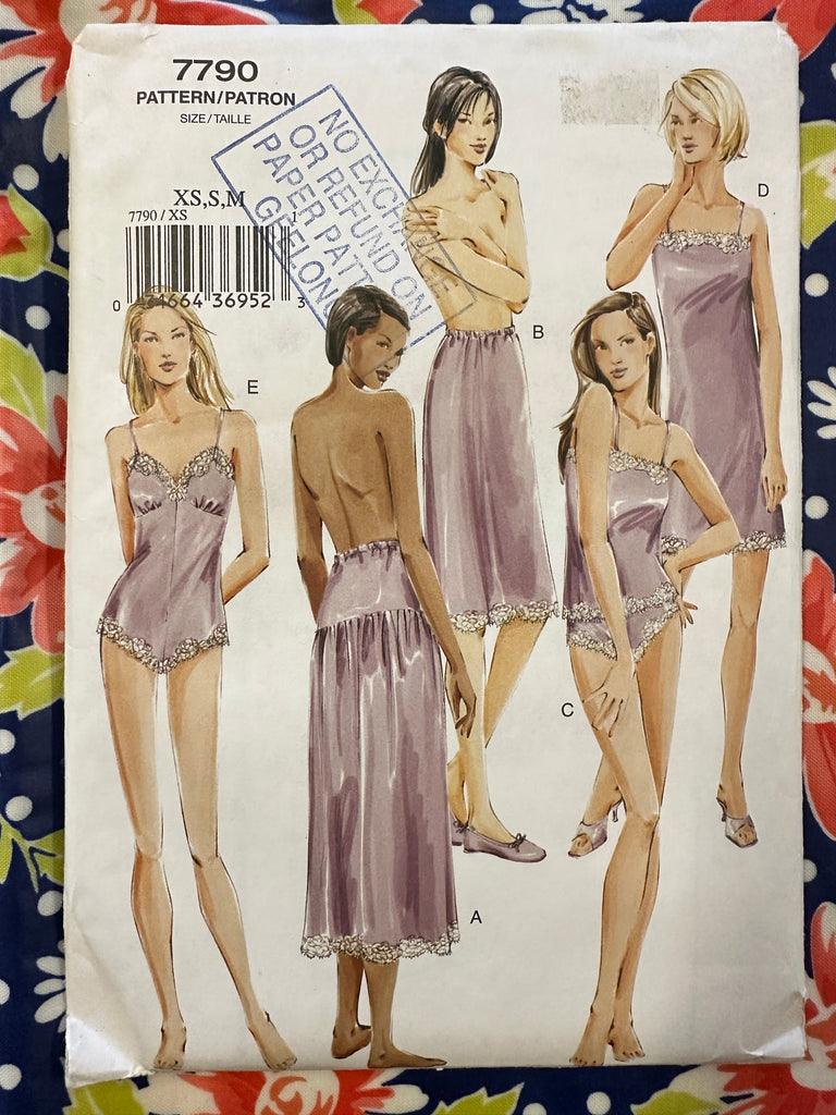 LINGERIE COLLECTION: Vogue Sewing Pattern 2003 Sizes XS-S-M Unused FF *7790