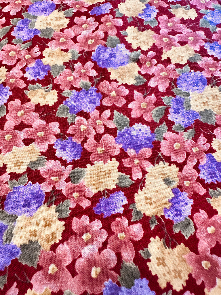 FAT QUARTER Vintage? Modern? Fabric Quilt Cotton Country Floral on a Burgundy Base 50cm x 50cm